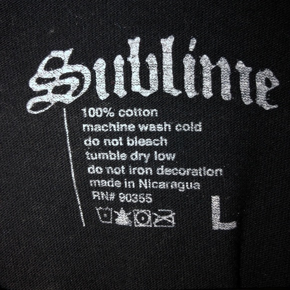 trendy cropped Sublime tee! - Picture 2 of 4